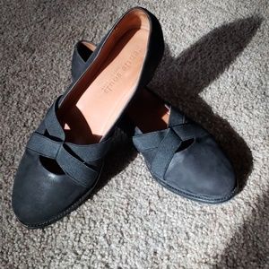 gentle souls low heel wedge, black, size 8.5